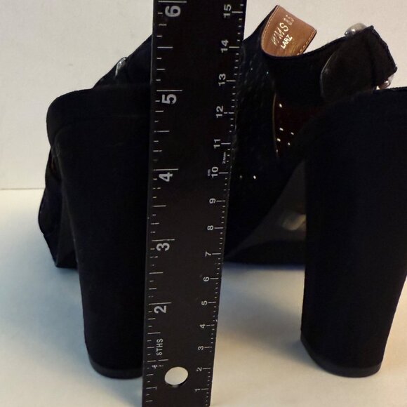 Report Black Chunky Block Heels Larz Sandals 8.5 Perforated Design Faux Suede - Picture 10 of 10